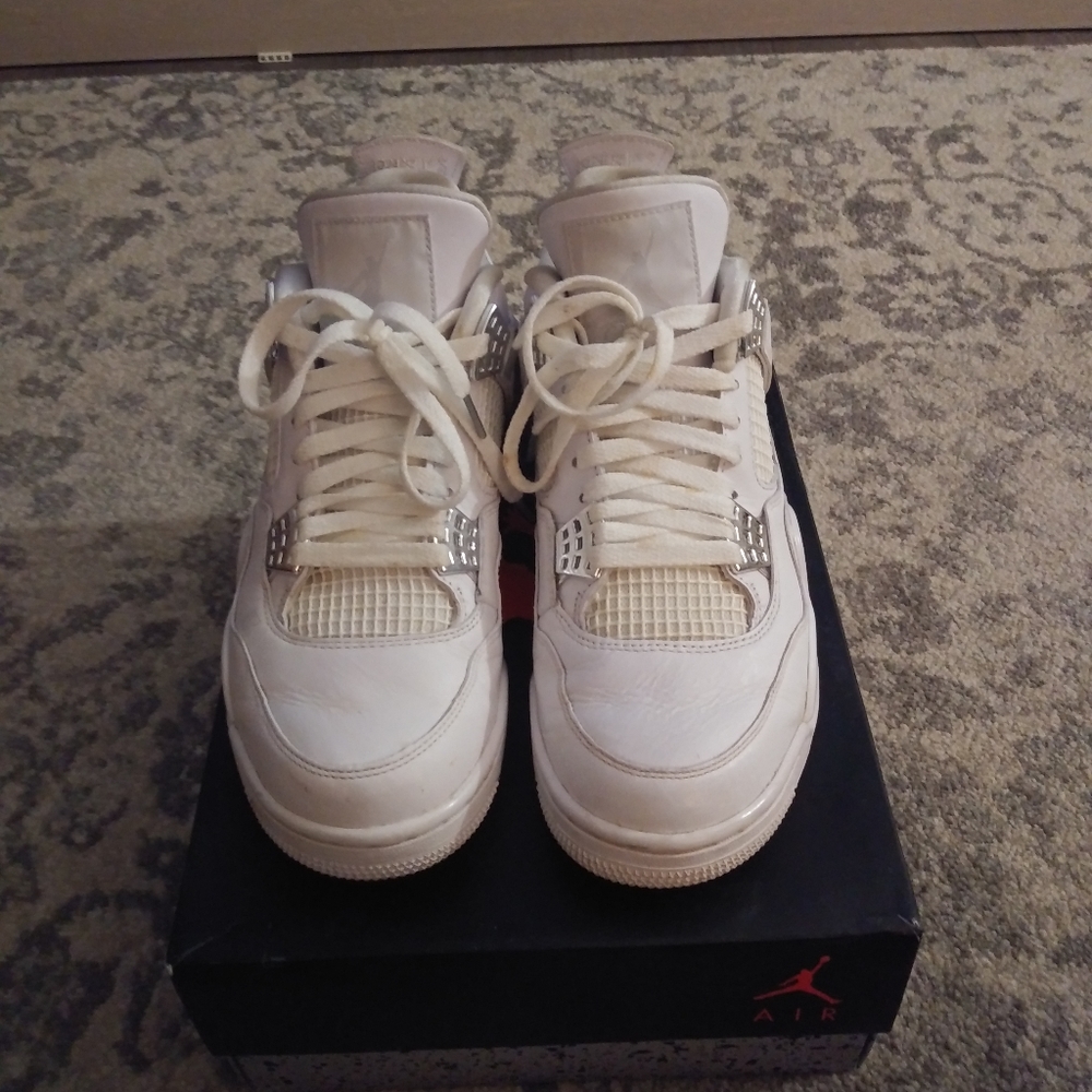 Air Jordan 4 Retro